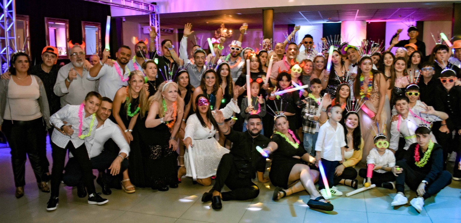 Foto grupal en la fiesta